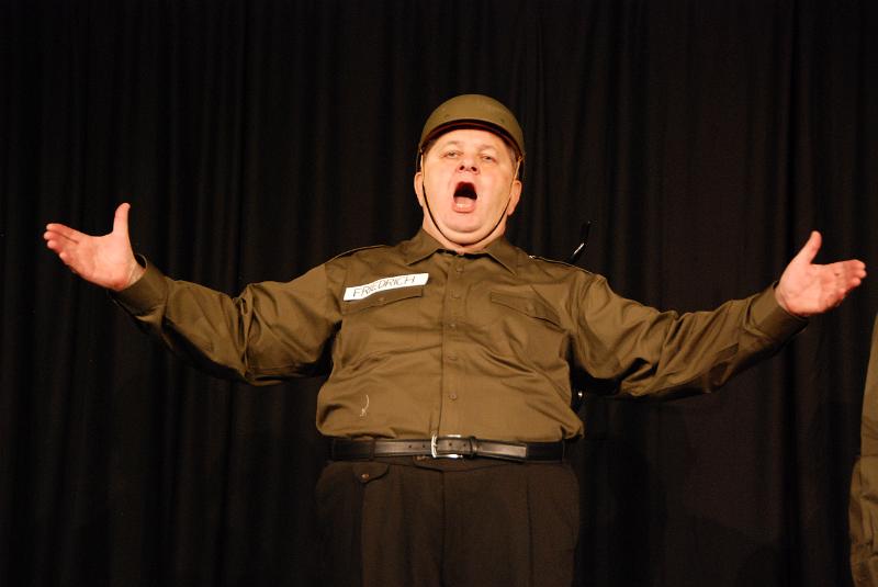 18 Militaerklamotte 2.JPG